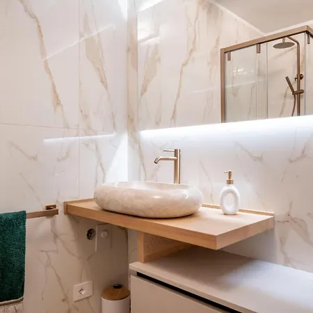 Daire Guesthost - Dolomite Elegance - Chic Flat In San Vito Di Cadore Termine di Cadore